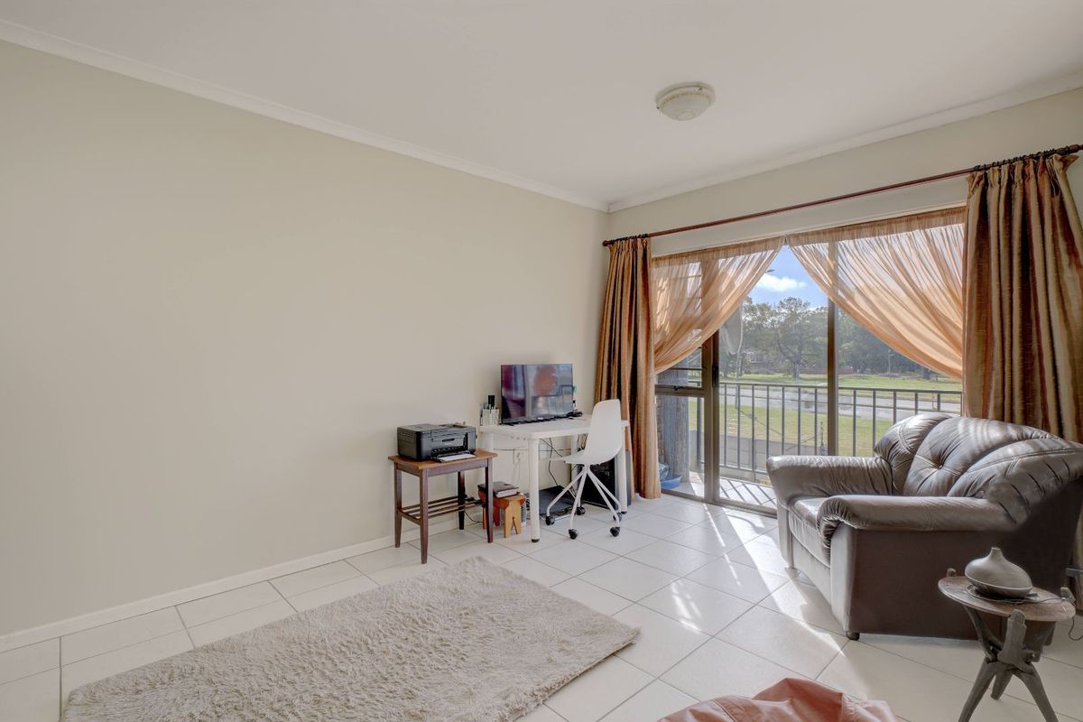 Townhouse For Sale in Kabega - Photo 5