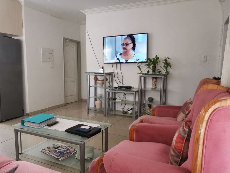 House For Sale in Soshanguve Ext - Photo 10