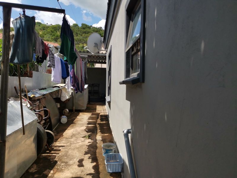 House For Sale in Soshanguve Ext - Photo 8