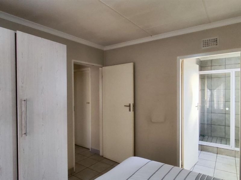 House For Sale in Palm Ridge - Photo 10