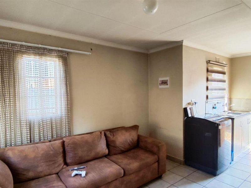 House For Sale in Palm Ridge - Photo 6