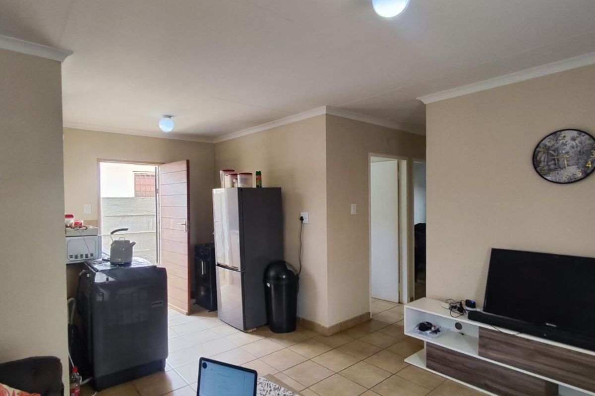 House For Sale in Palm Ridge - Photo 5