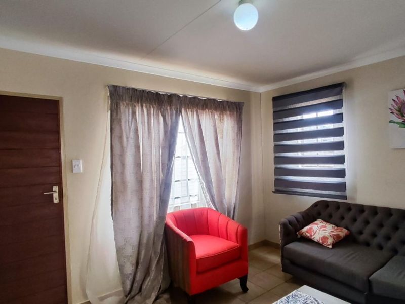 House For Sale in Palm Ridge - Photo 4