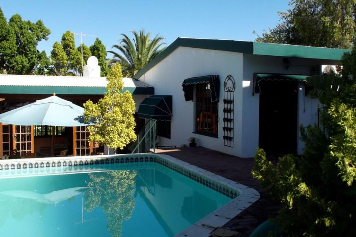 Guest House For Sale in Springbok Central - Photo 5