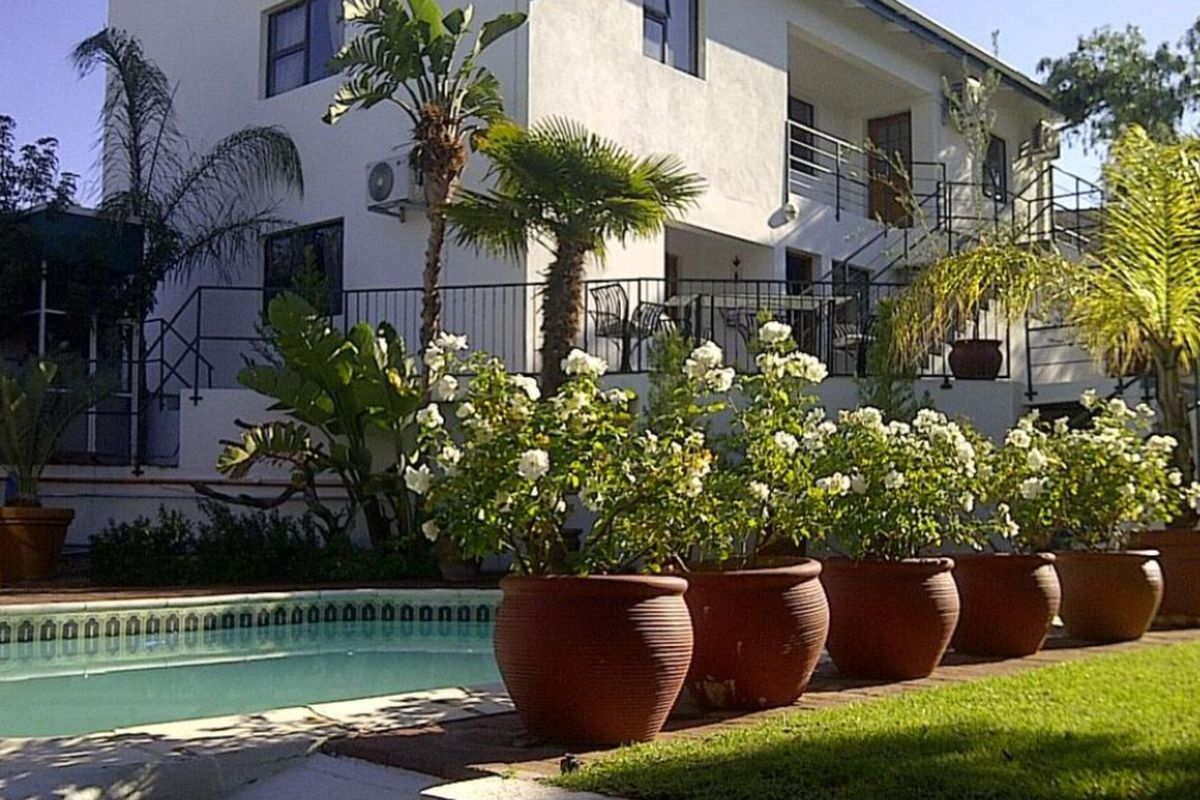 Guest House For Sale in Springbok Central - Photo 4