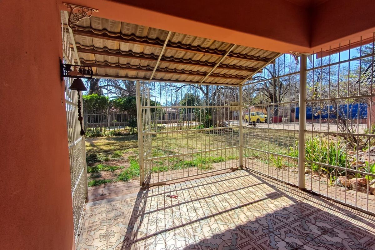 House For Sale in Meiringspark - Photo 3