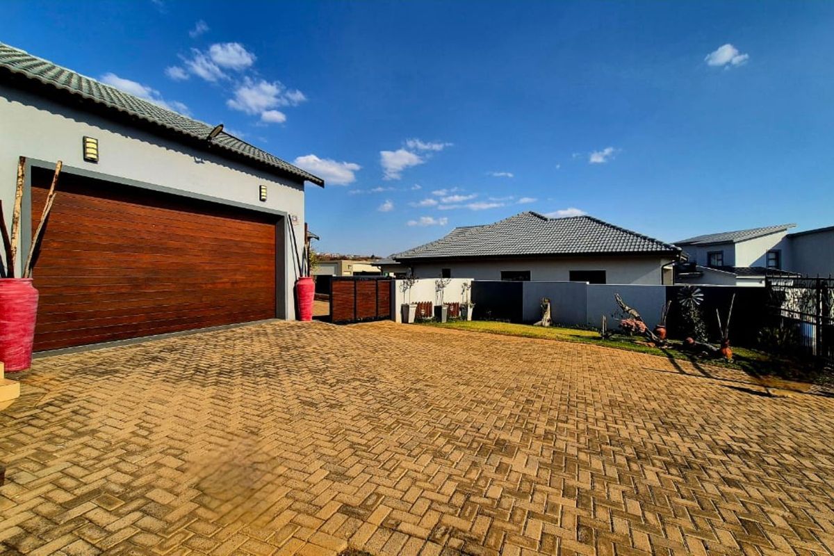 House For Sale in Lydenburg Central - Photo 5