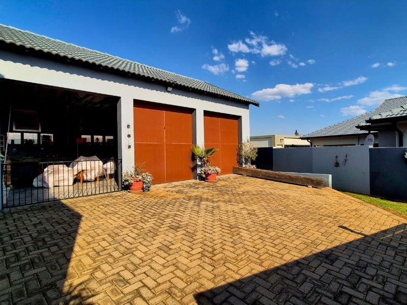 House For Sale in Lydenburg Central - Photo 9