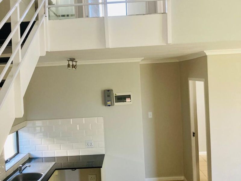 Townhouse For Sale in Bridgemeade - Photo 6