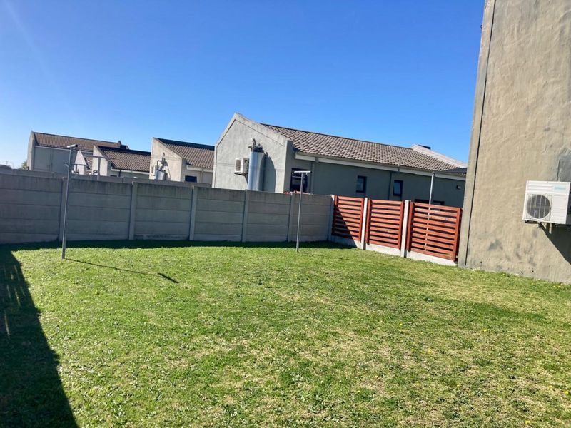 Townhouse For Sale in Bridgemeade - Photo 4