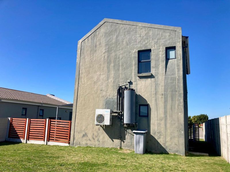 Townhouse For Sale in Bridgemeade - Photo 3