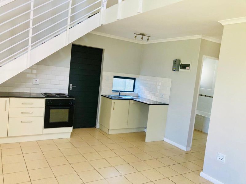 Townhouse For Sale in Bridgemeade - Photo 5