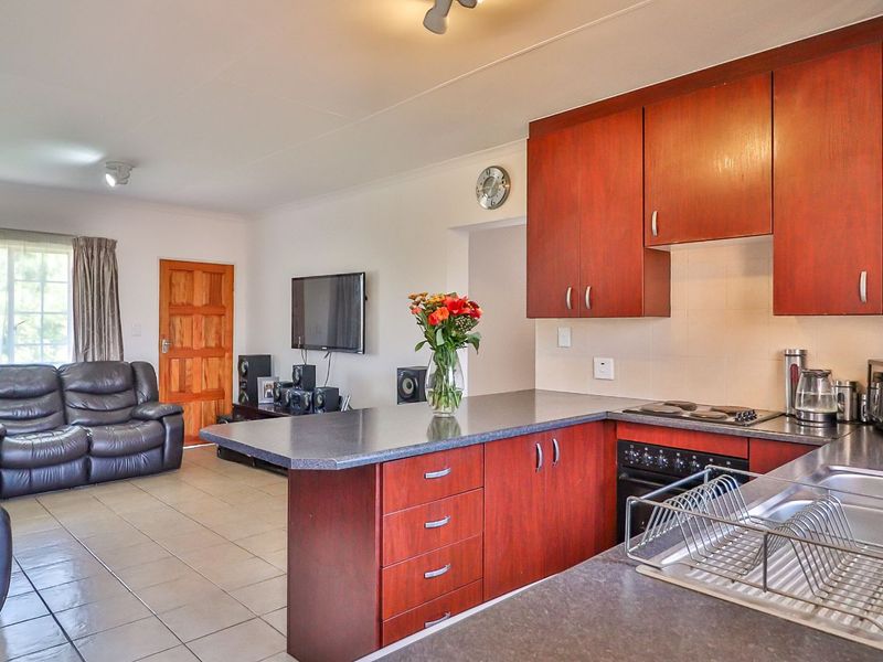 Cluster For Sale in Wilgeheuwel - Photo 2