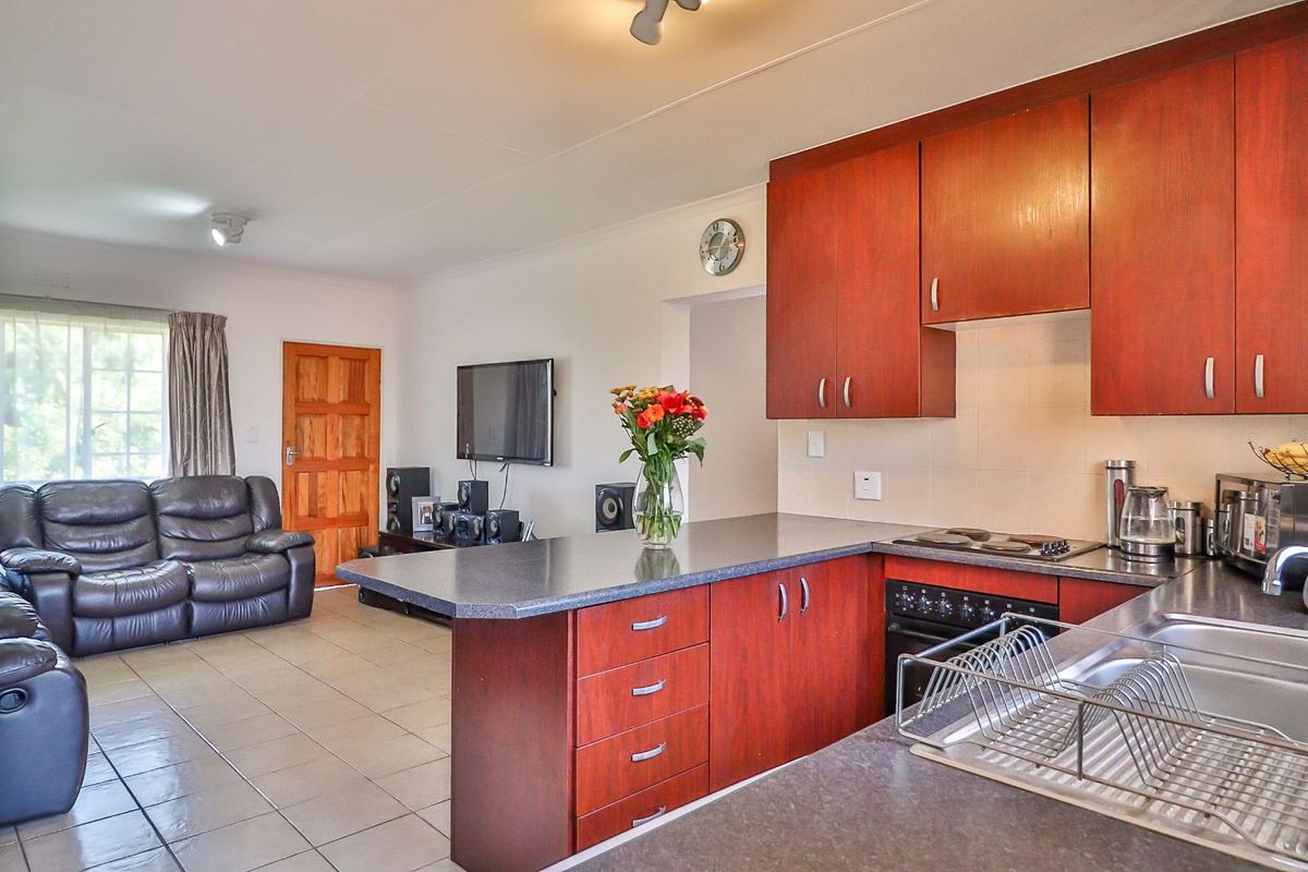 Cluster For Sale in Wilgeheuwel - Photo 2