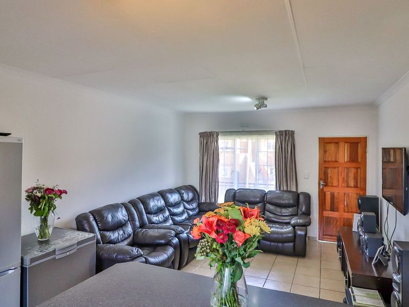 Cluster For Sale in Wilgeheuwel - Photo 4