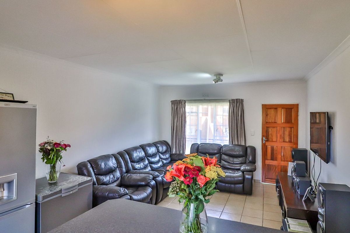 Cluster For Sale in Wilgeheuwel - Photo 4