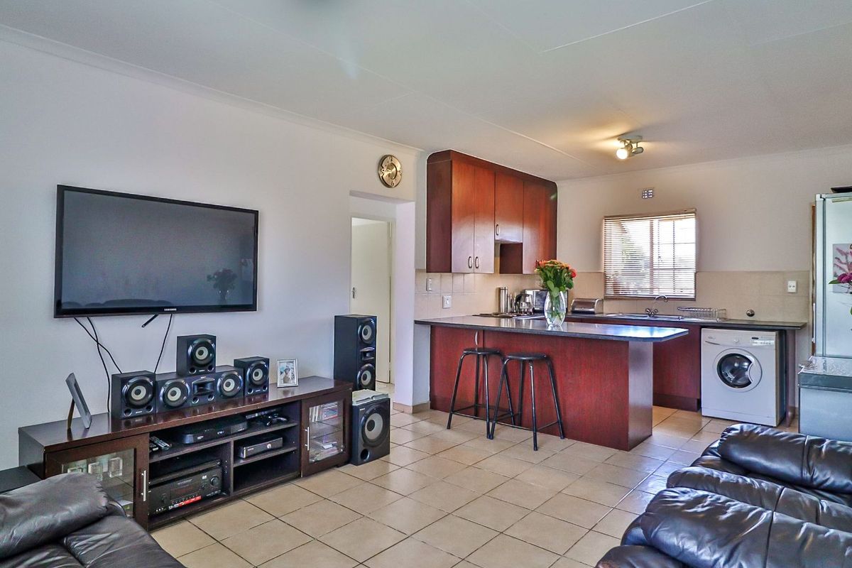 Cluster For Sale in Wilgeheuwel - Photo 5