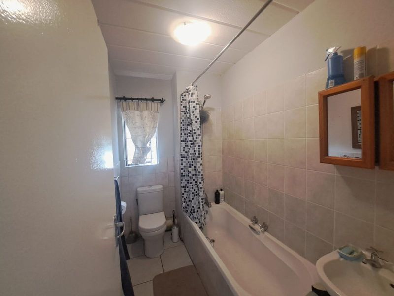 Apartment For Sale in Hatfield - Photo 6