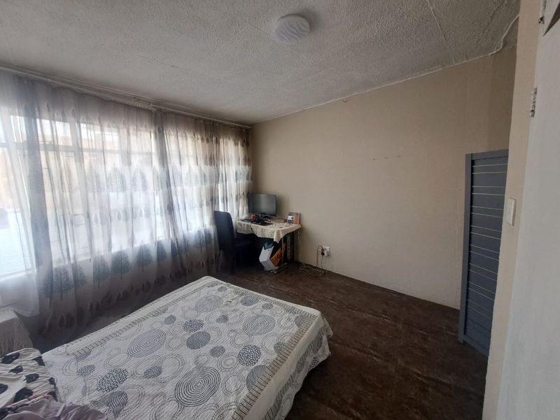 Apartment For Sale in Waverley - Photo 3