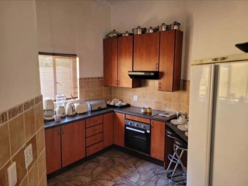 House For Sale in Thatchfield Estate - Photo 10