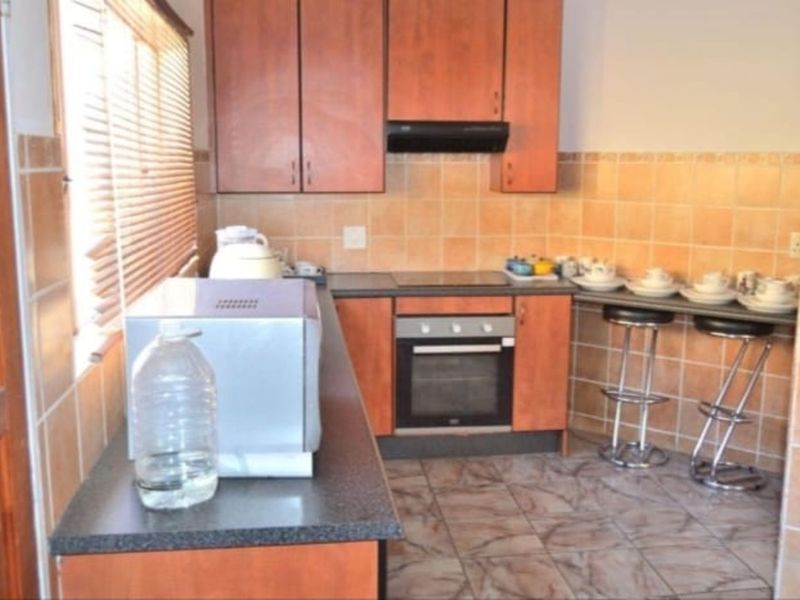 House For Sale in Thatchfield Estate - Photo 8