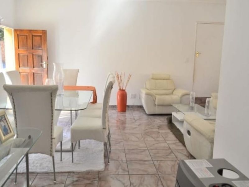 House For Sale in Thatchfield Estate - Photo 2