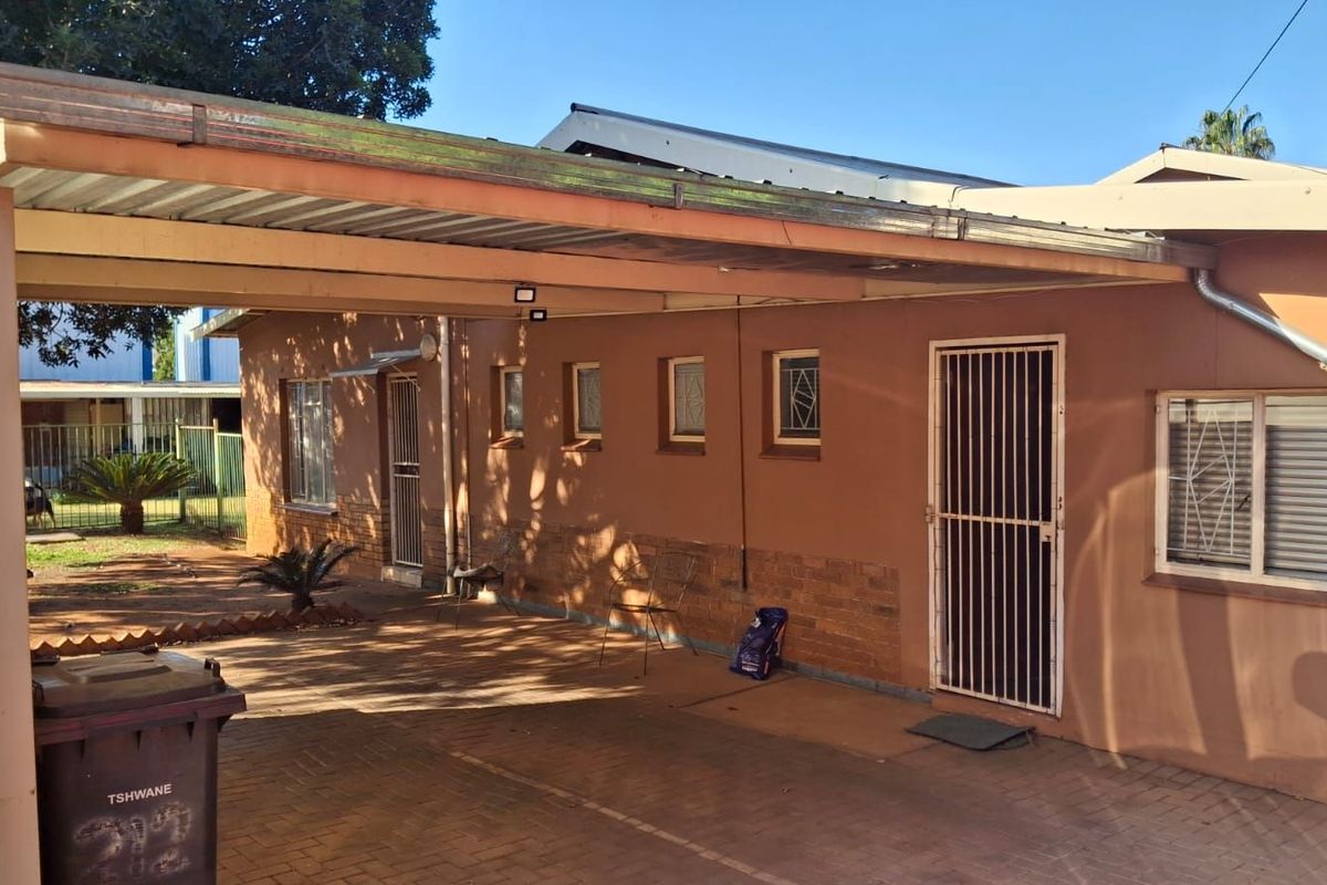 House For Sale in Pretoria North - Photo 4