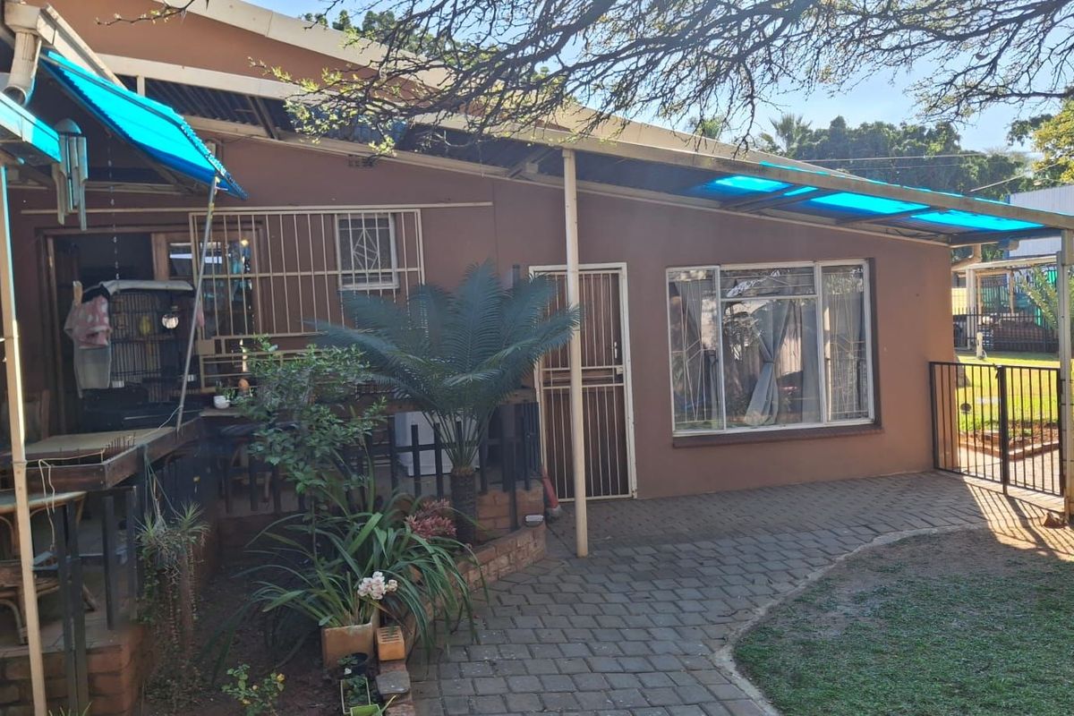 House For Sale in Pretoria North - Photo 3