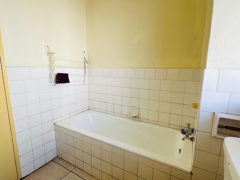 Apartment For Sale in Sunnyside - Photo 7