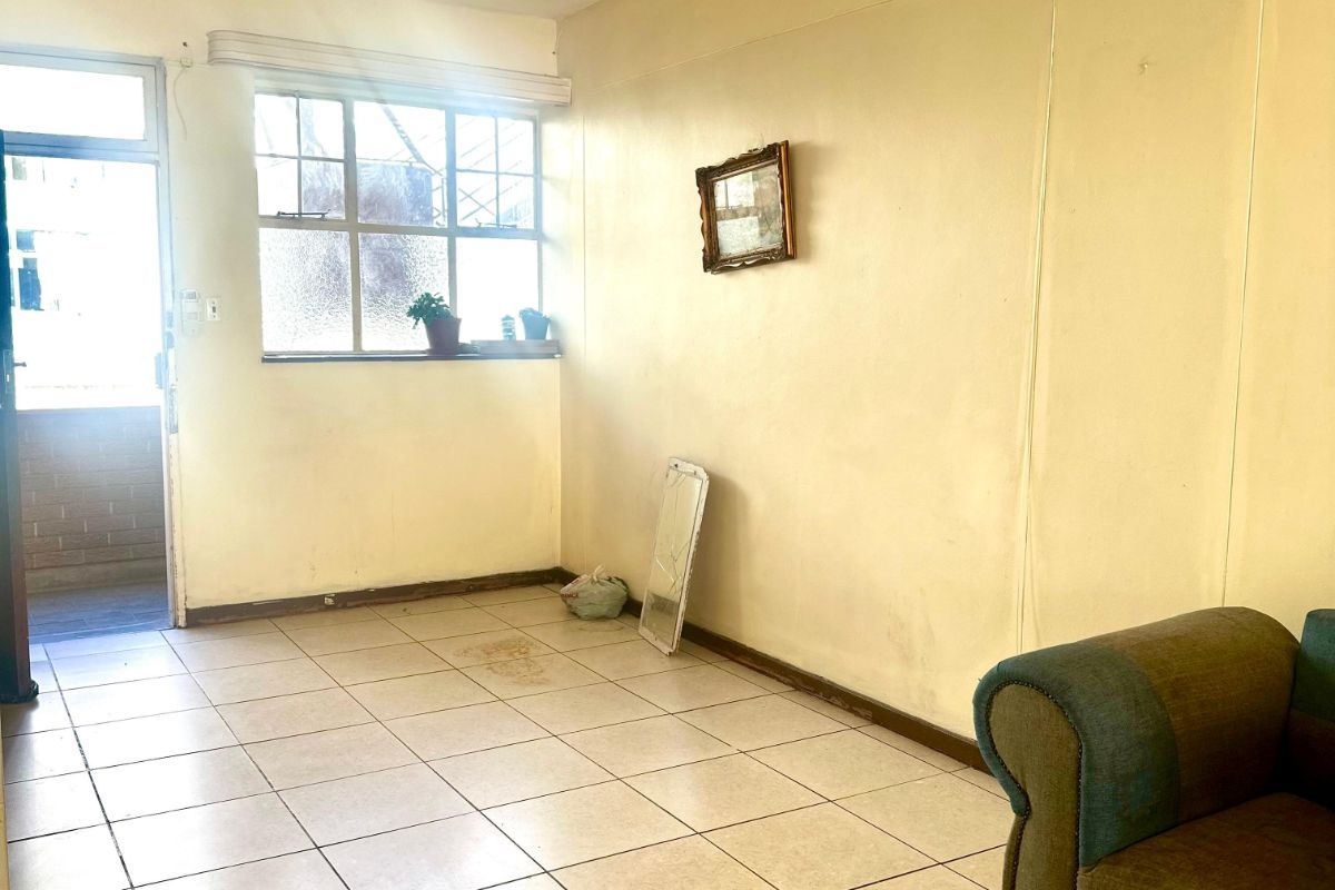 Apartment For Sale in Sunnyside - Photo 3