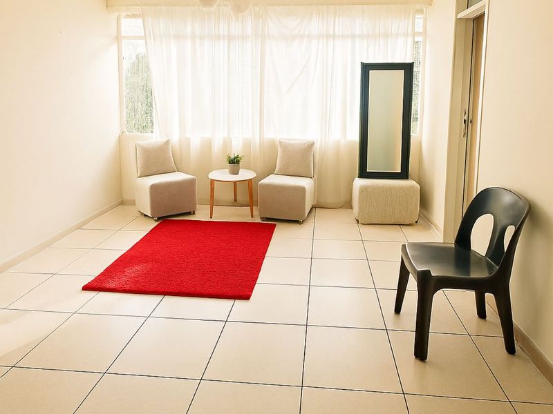 Apartment For Sale in Sunnyside - Photo 2