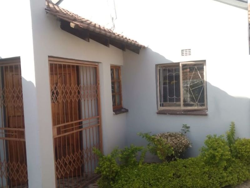 House For Sale in Rainbow Park - Photo 3