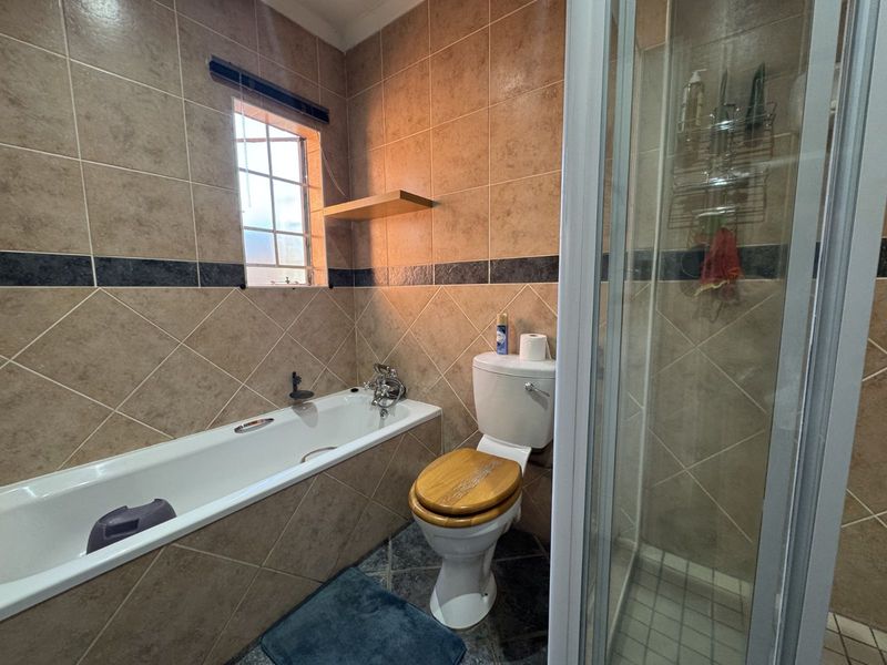 Townhouse For Sale in Monavoni - Photo 10