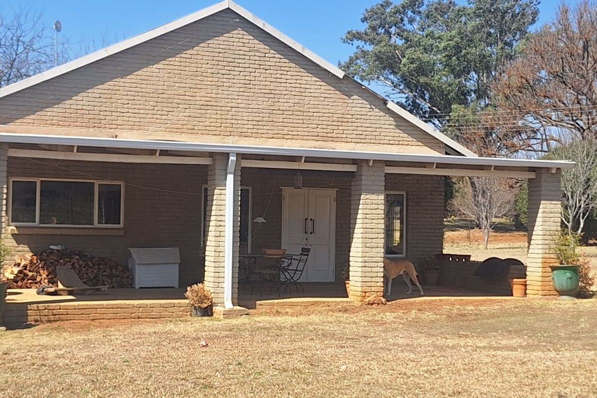 Farm For Sale in Hekpoort - Photo 3