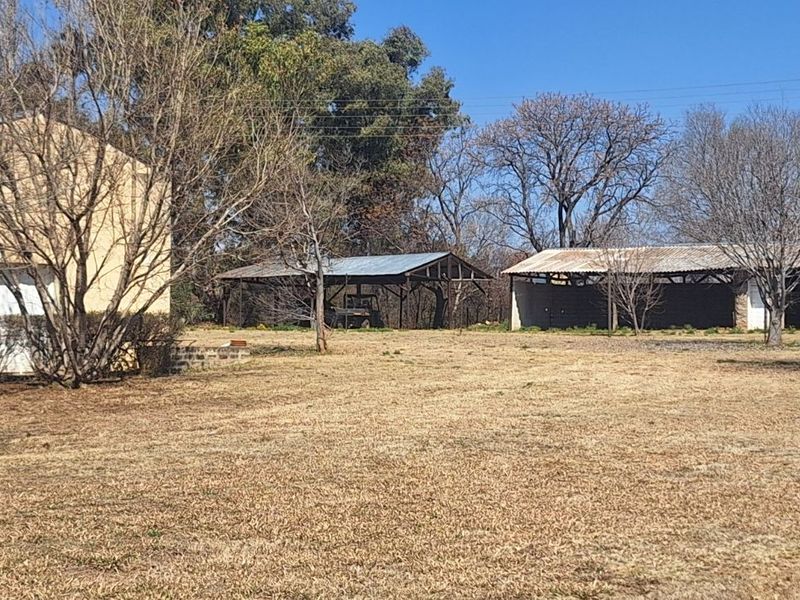 Farm For Sale in Hekpoort - Photo 10