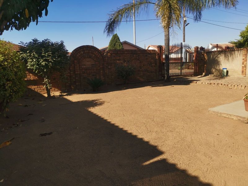 House For Sale in Lebanon - Photo 5