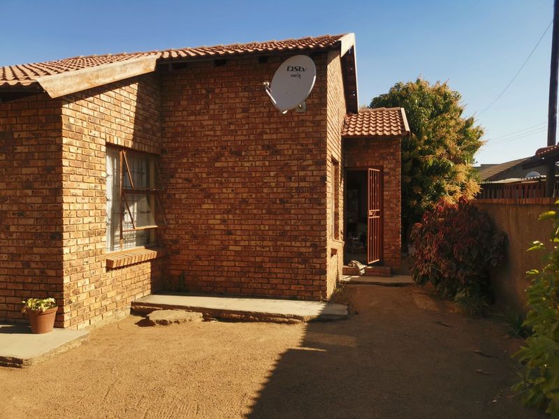 House For Sale in Lebanon - Photo 4