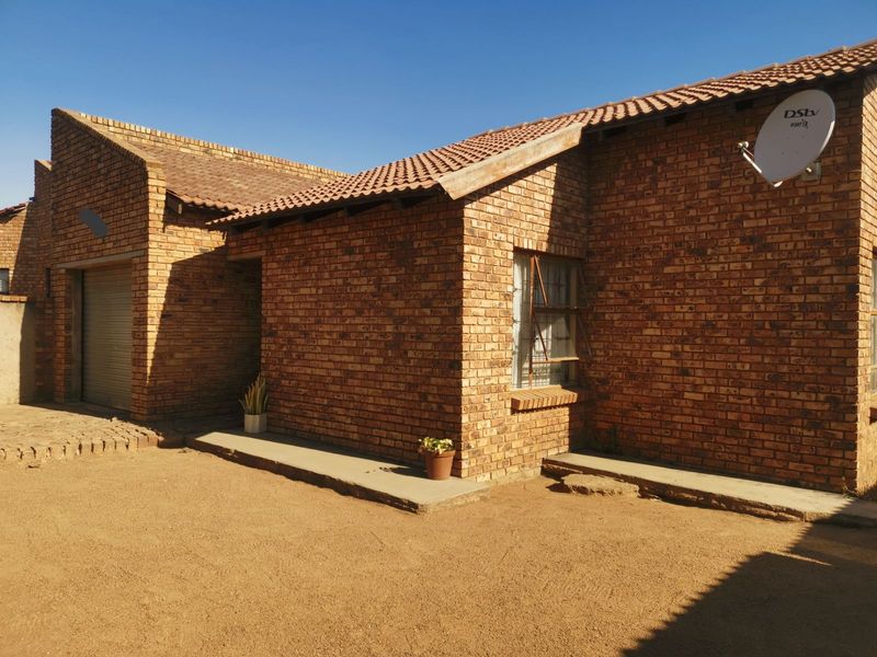 House For Sale in Lebanon - Photo 2