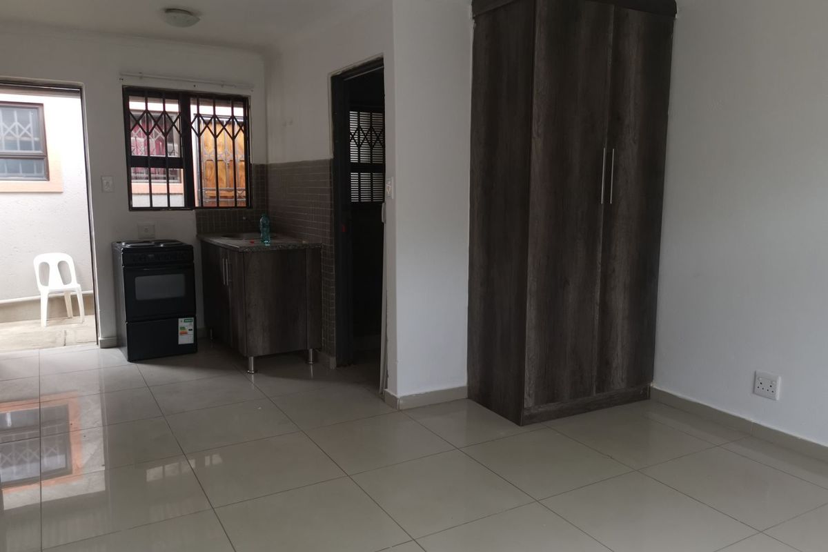 House For Sale in Soshanguve Ext - Photo 5