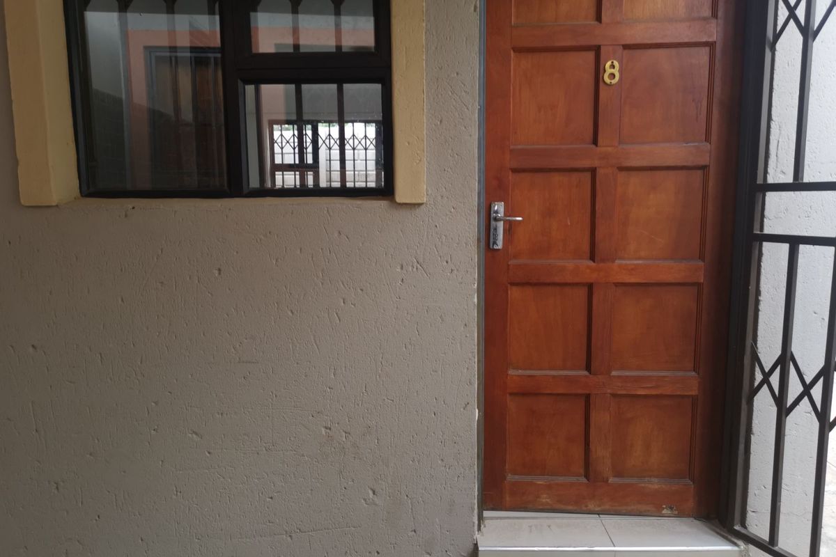 House For Sale in Soshanguve Ext - Photo 2