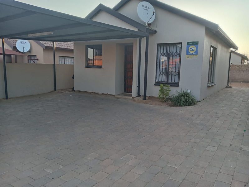 House For Sale in Soshanguve Ext - Photo 3
