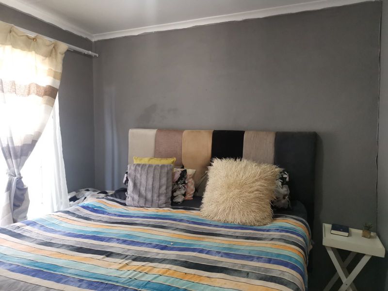 House For Sale in Soshanguve East Ext 6 - Photo 10