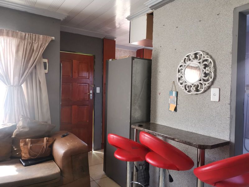 House For Sale in Soshanguve East Ext 6 - Photo 2