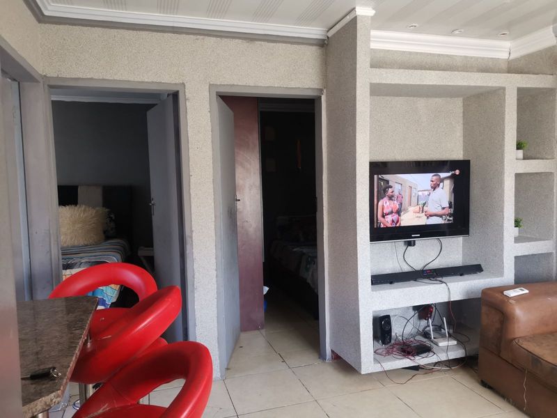 House For Sale in Soshanguve East Ext 6 - Photo 8