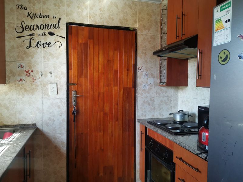 House For Sale in Soshanguve East Ext 6 - Photo 6