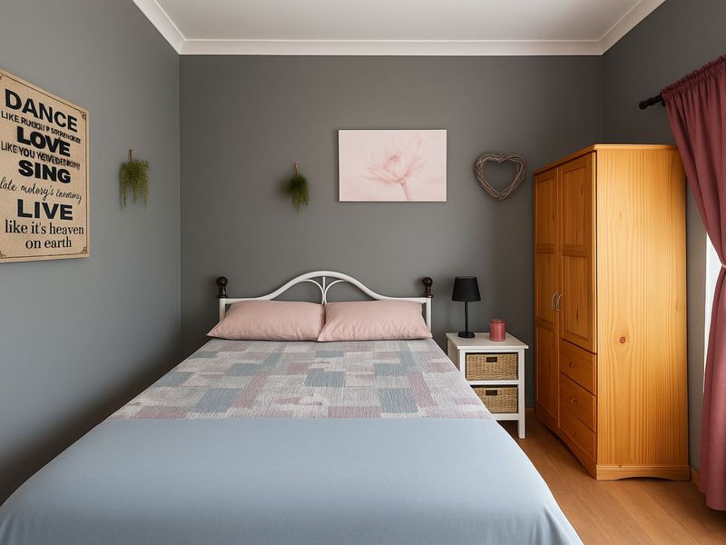 Townhouse For Sale in Faerie Glen - Photo 9