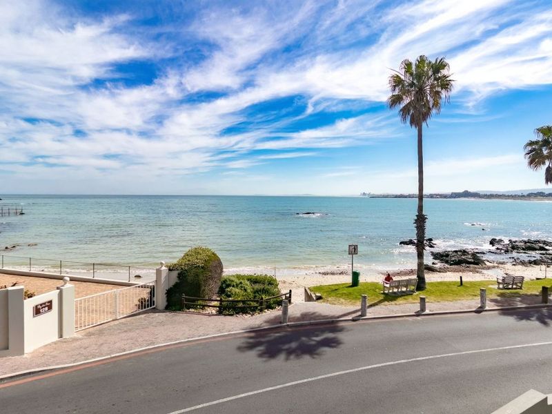 House For Sale in Gordons Bay Central - Photo 4