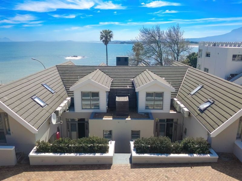 House For Sale in Gordons Bay Central - Photo 3