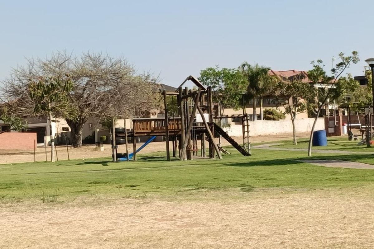 Vacant Land Residential For Sale in Woodhill Estate - Photo 3