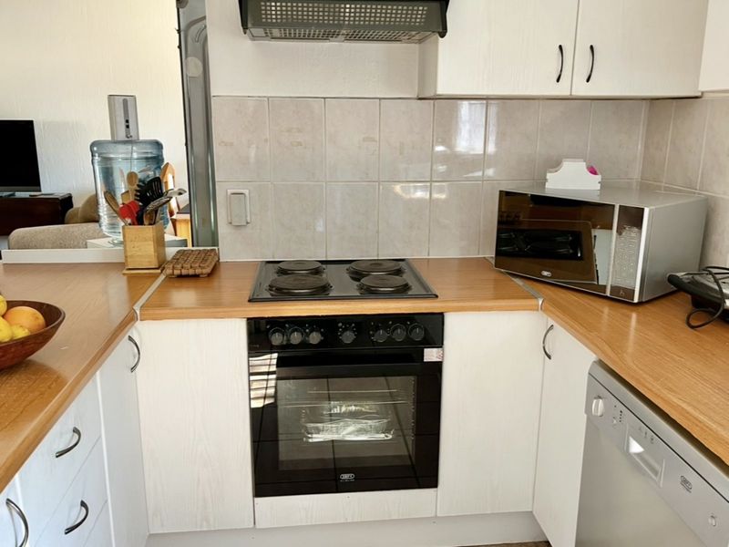 Townhouse For Sale in Weltevreden Park - Photo 8